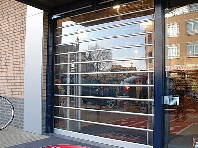 rolluiken voor kledingzaak