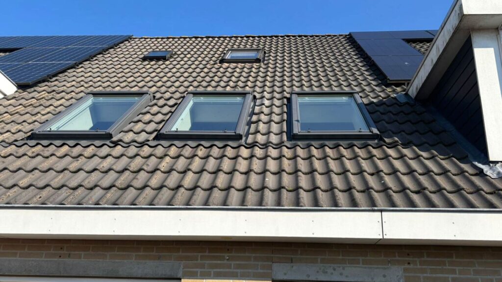 Automatische zonwering met zon- en windsensoren