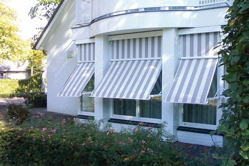 Diverse mogelijkheden bij Frisse Zonwering 4 uitvalscherm uitvalschermen tegen de zon